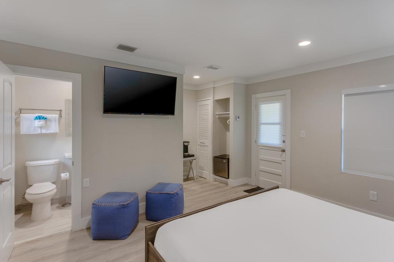 Standard King Room at Drift Hotel