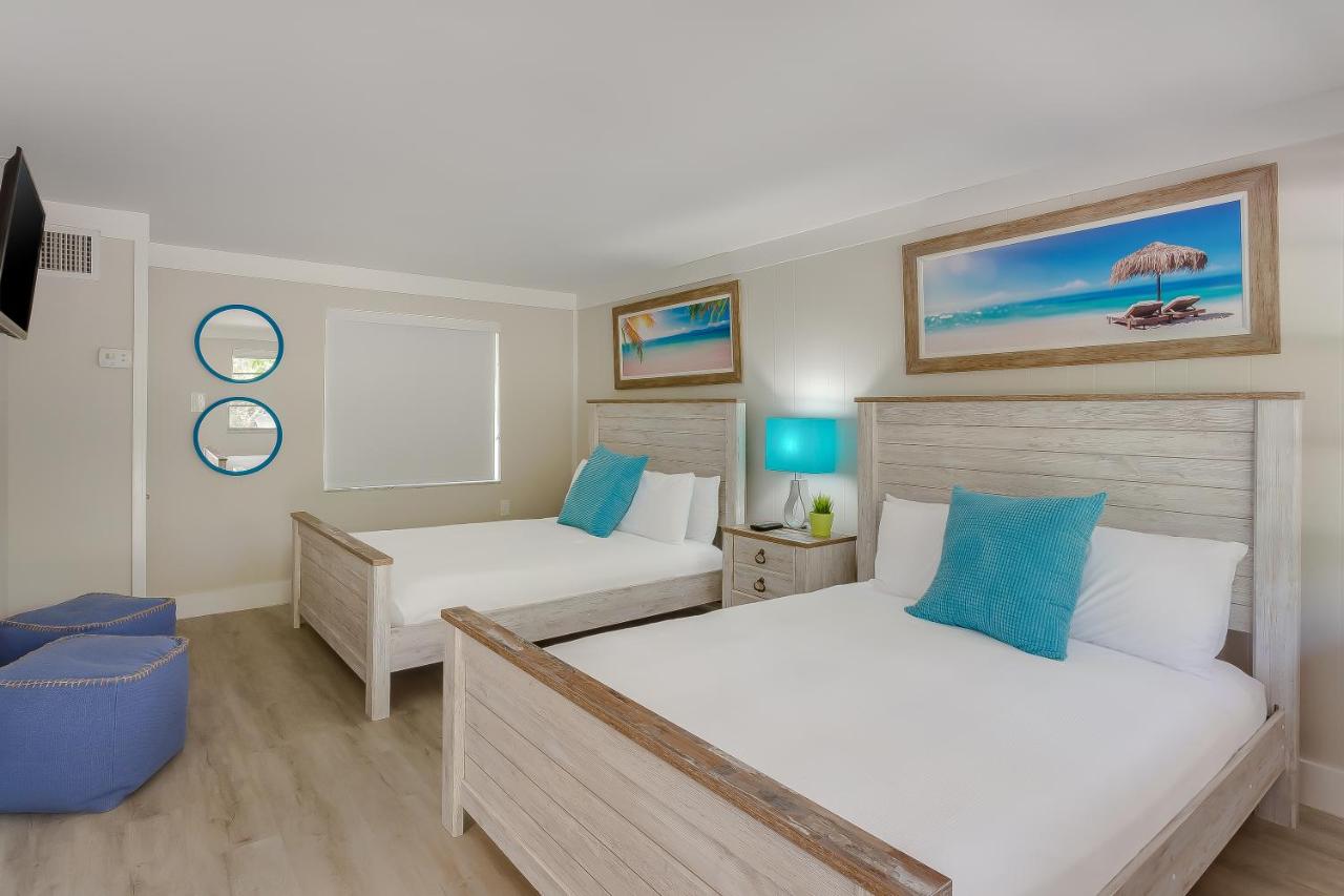 Standard Queen Room with Two Queen Beds at Drift Hotel