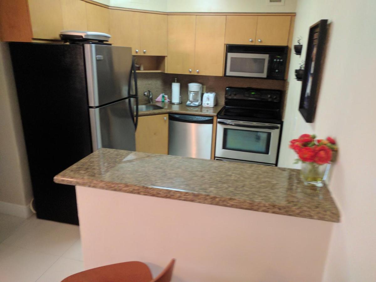 Signature Two-Bedroom 1 King + 2 Twin Beds at Alexander by Design Suites