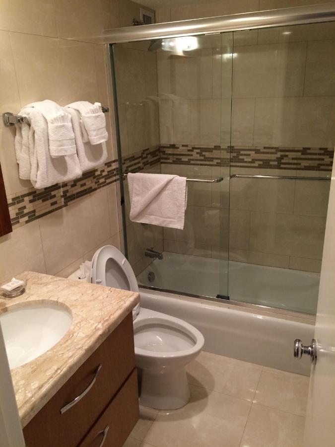 Signature Two-Bedroom 1 King + 2 Twin Beds at Alexander by Design Suites