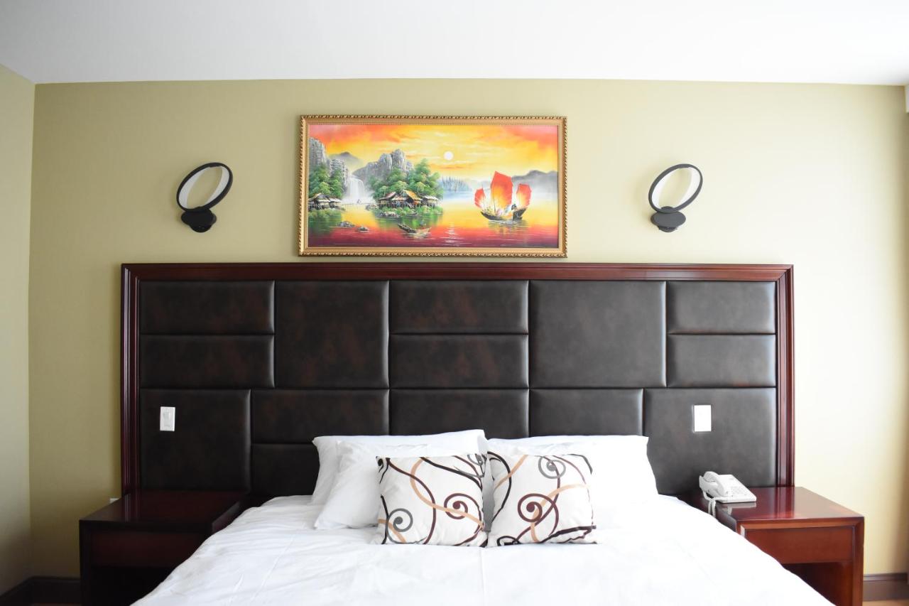 King Room at Queens Hotel