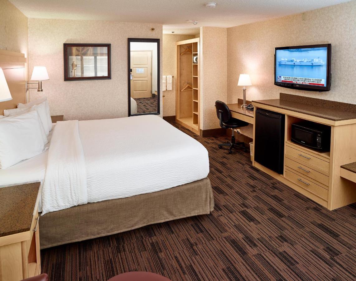 King Room - Non-Smoking at LivINN Hotel Minneapolis North / Fridley