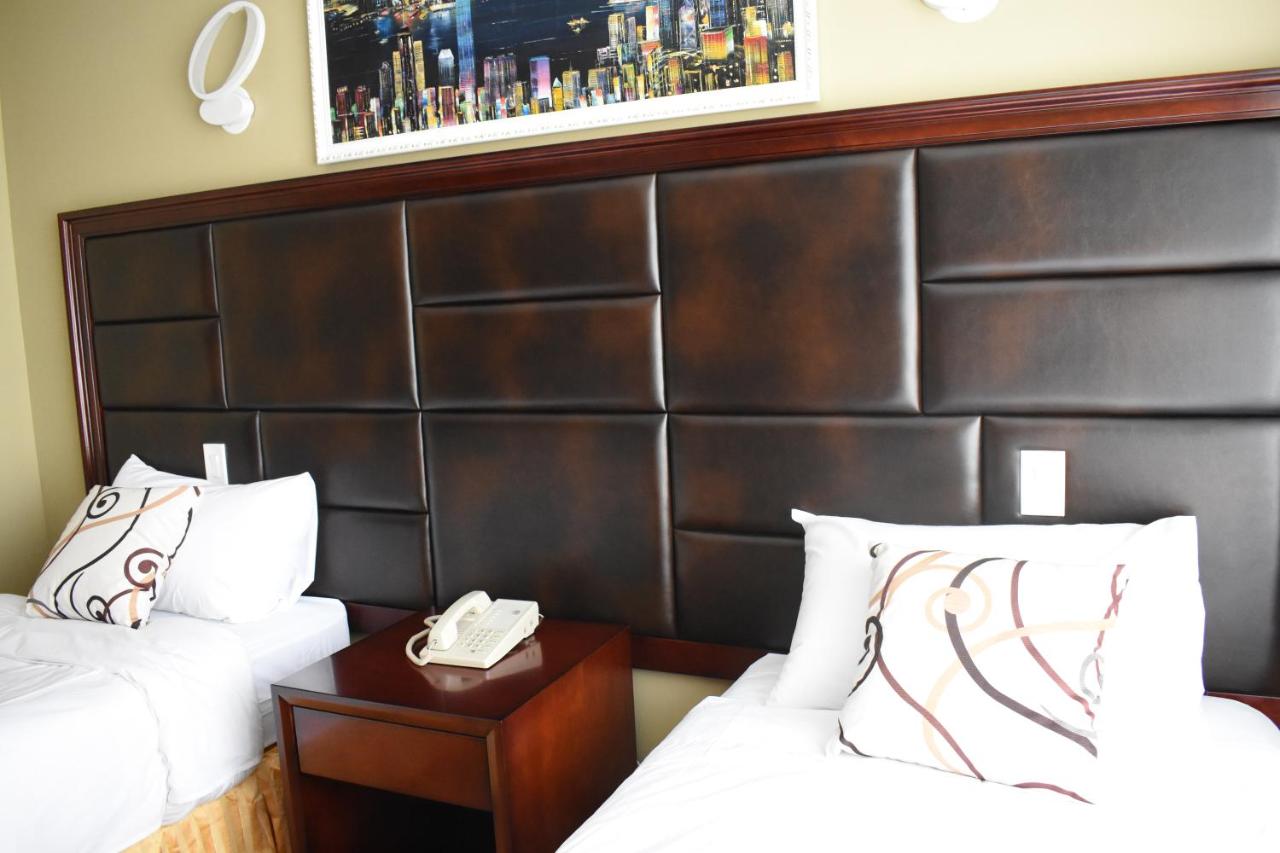 Double Room at Queens Hotel