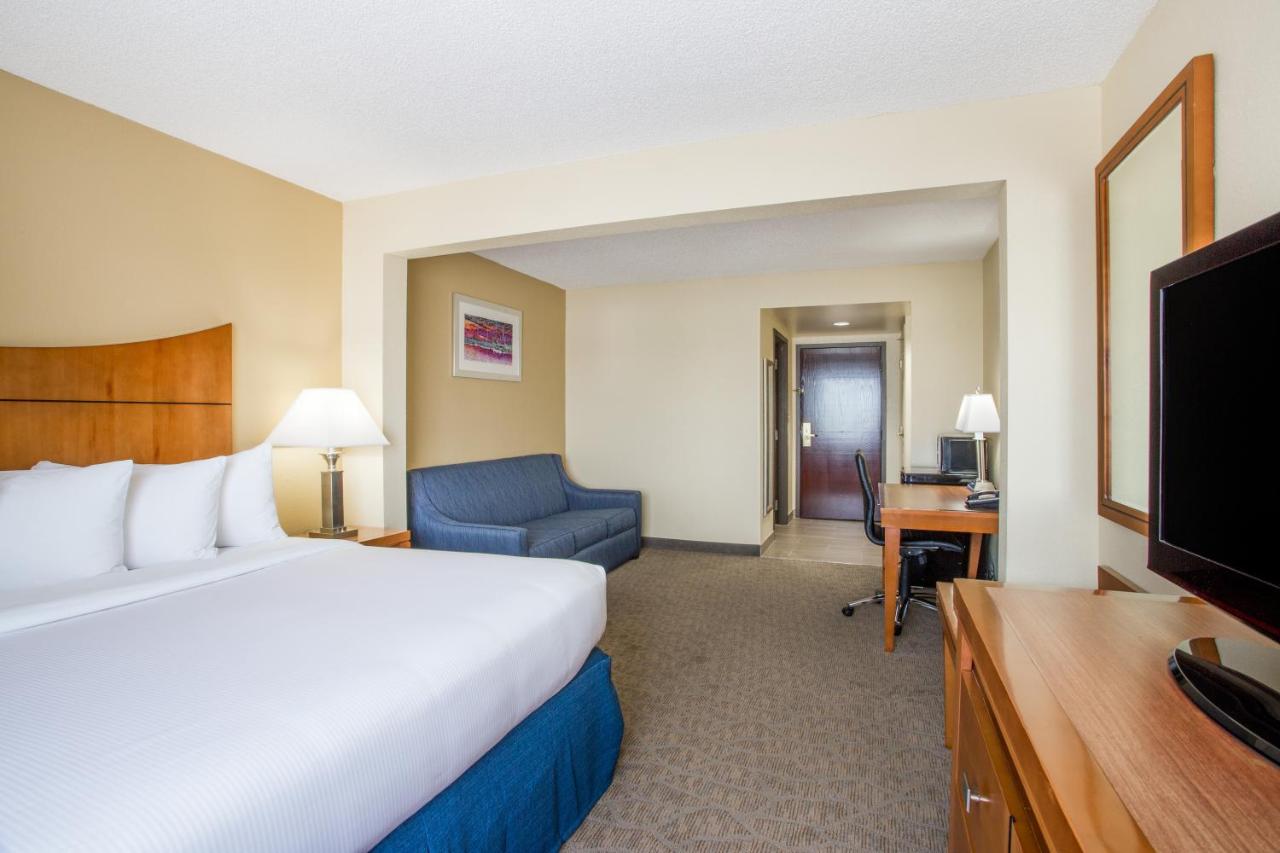 King Room with Sofa Bed - Non Smoking at Wingate by Wyndham Convention Ctr Closest Universal Orlando