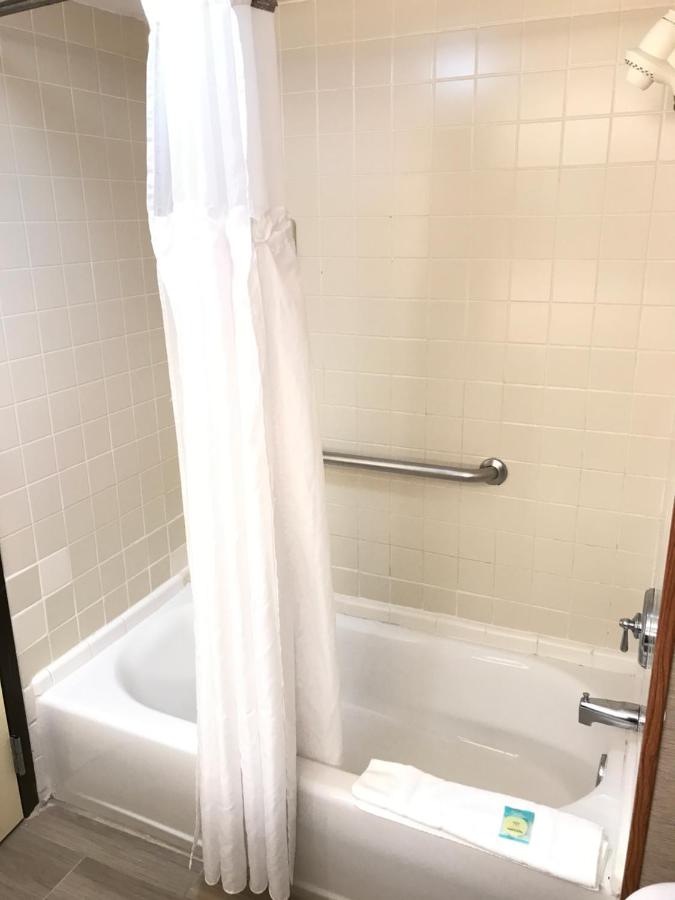 Queen Room with Two Queen Beds - Non-Smoking at Wingate by Wyndham Convention Ctr Closest Universal Orlando