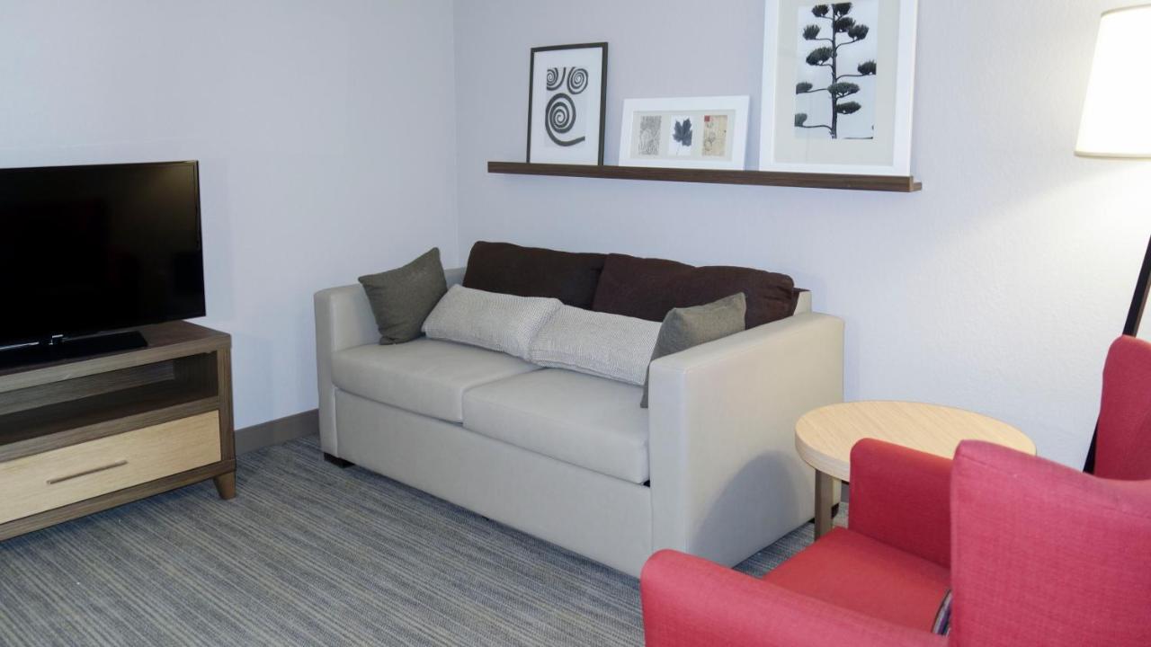 King Suite at Country Inn & Suites by Radisson, New Braunfels, TX