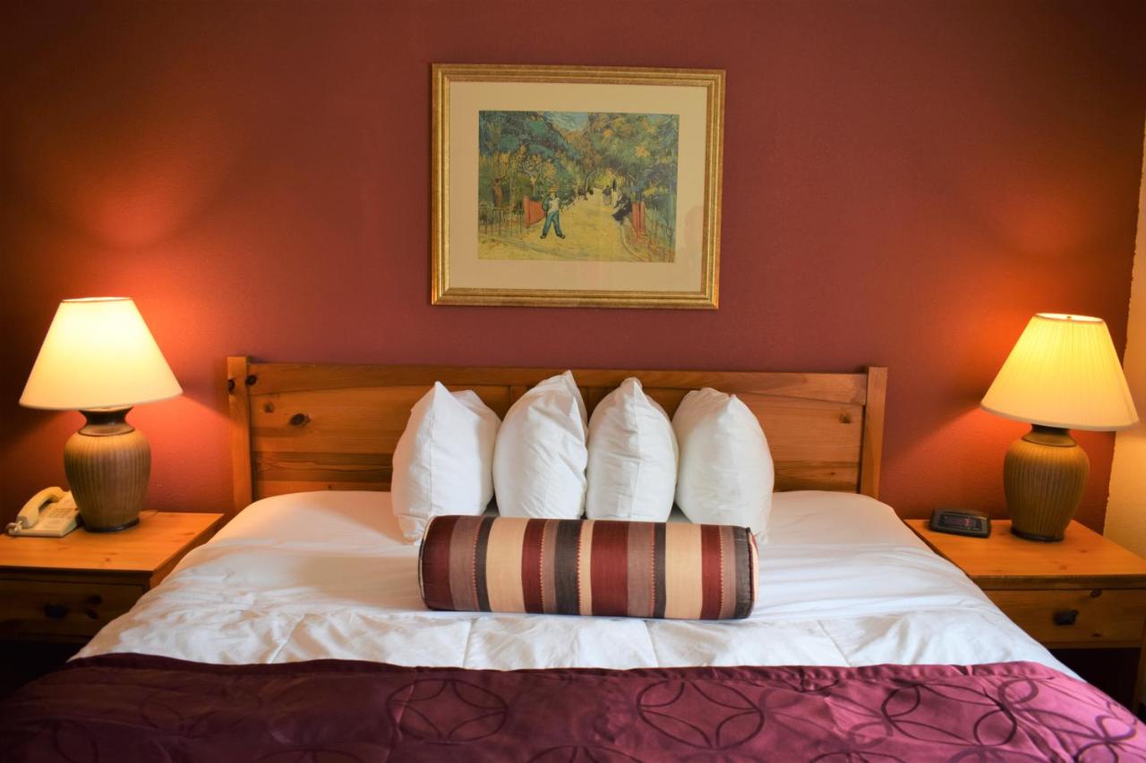 King Room - Mobility Access/Non-Smoking at Baymont by Wyndham Wichita East