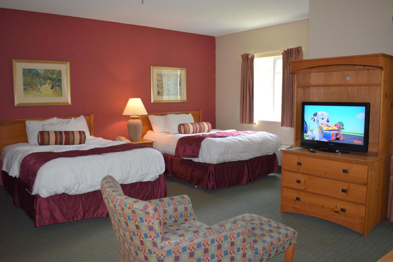 Queen Room with Two Queen Beds - Non-Smoking at Baymont by Wyndham Wichita East