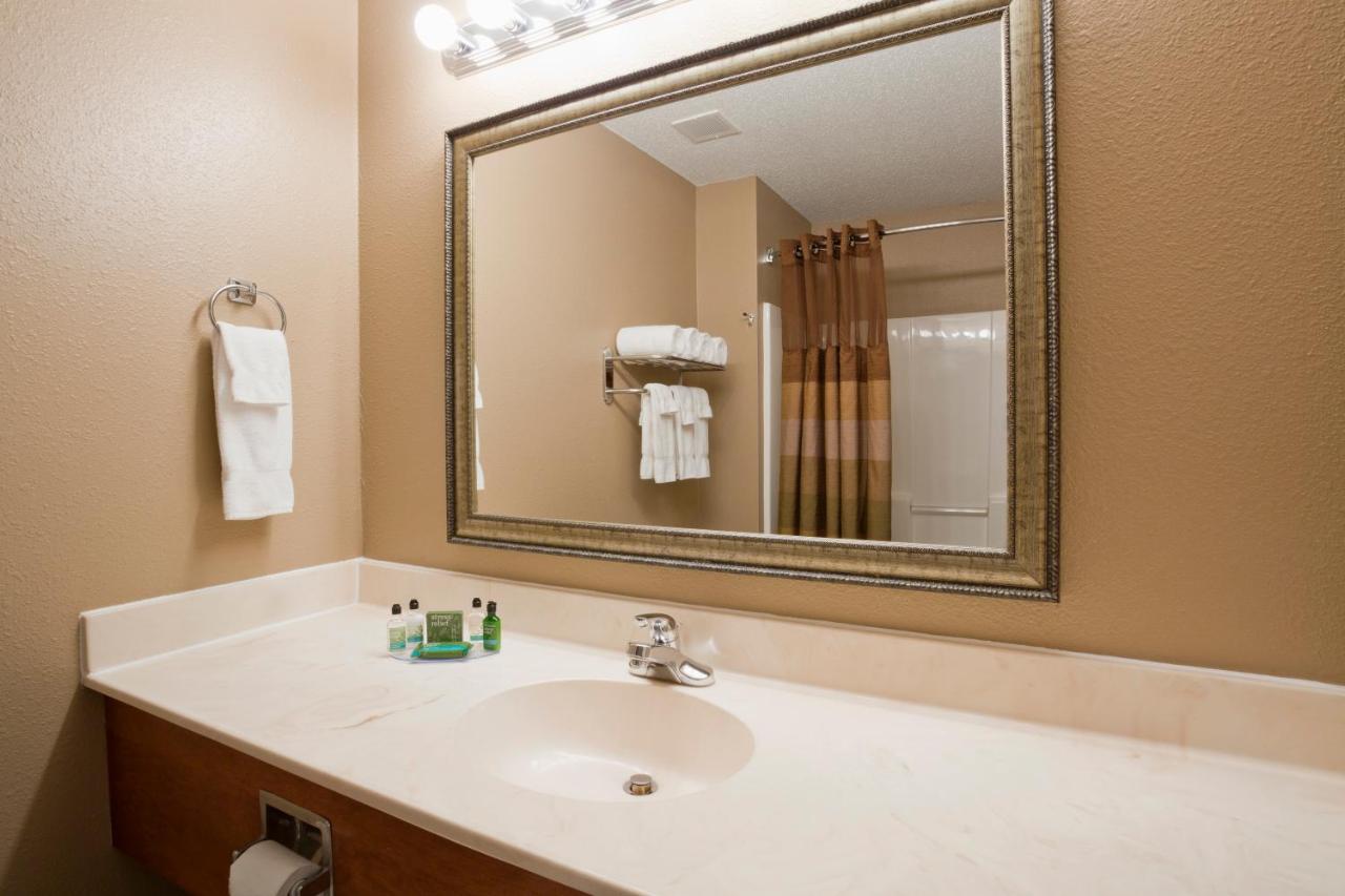 One Bedroom Queen Suite- Non Smoking at GrandStay Residential Suites - Eau Claire