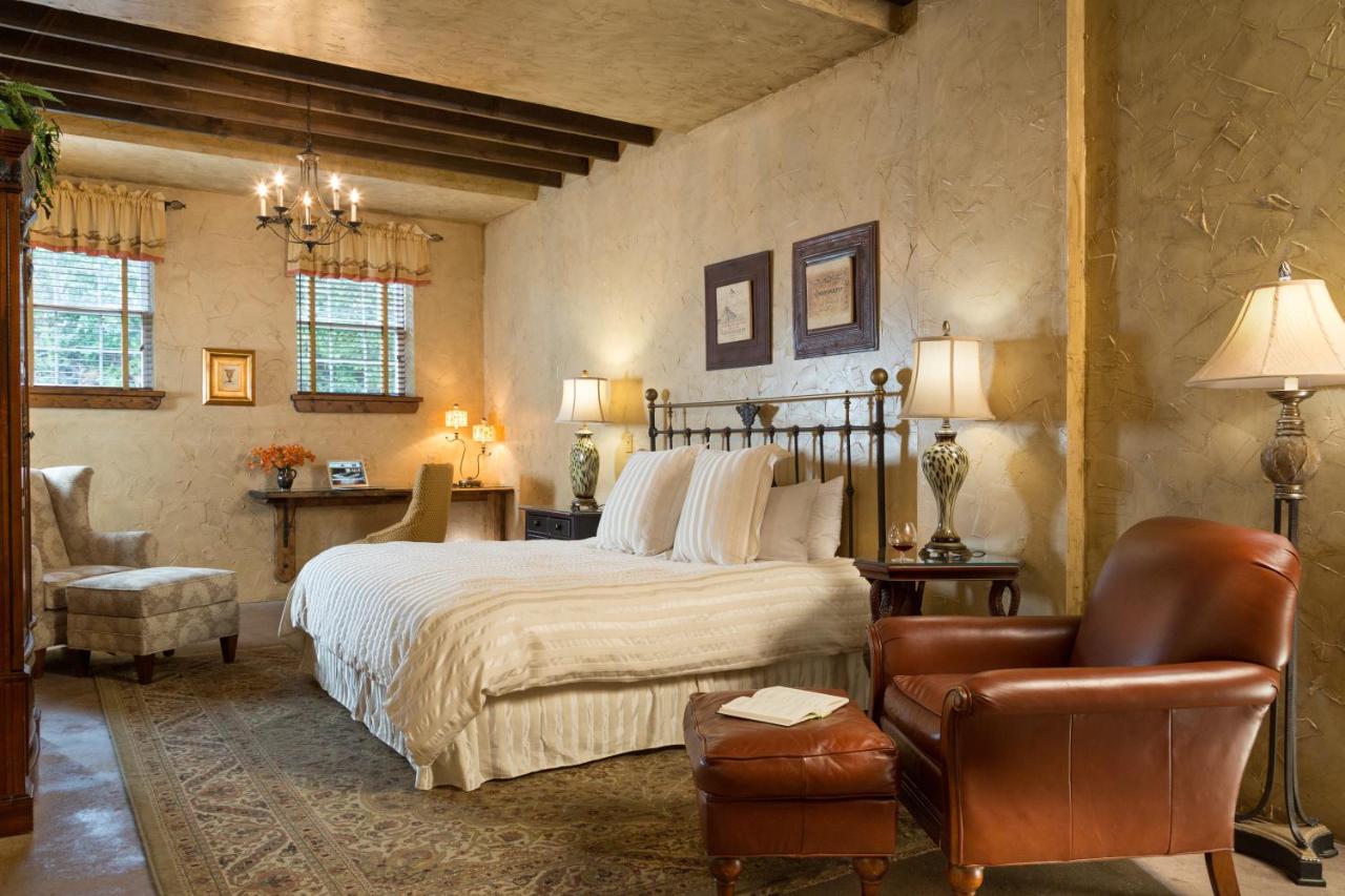 Club Room/ Coach Room at The Inn At Leola Village, a Historic Hotel of America