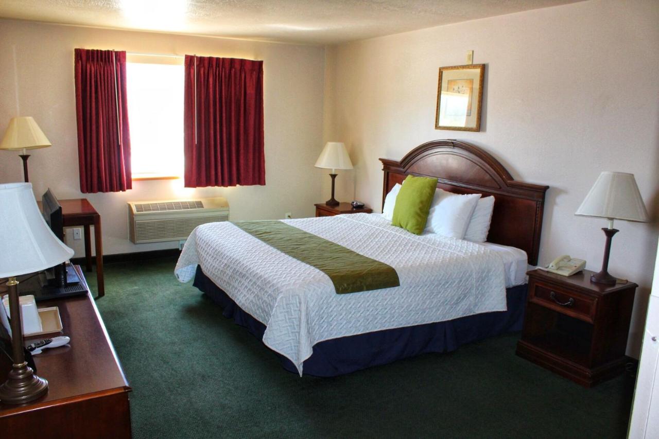 King Room - Non-Smoking at Scipio Hotel