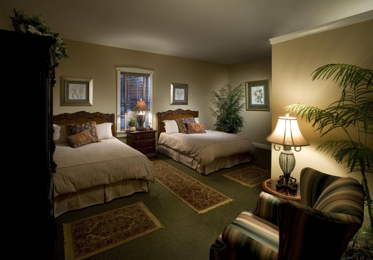 Coach Room with Two Queen Beds at The Inn At Leola Village, a Historic Hotel of America