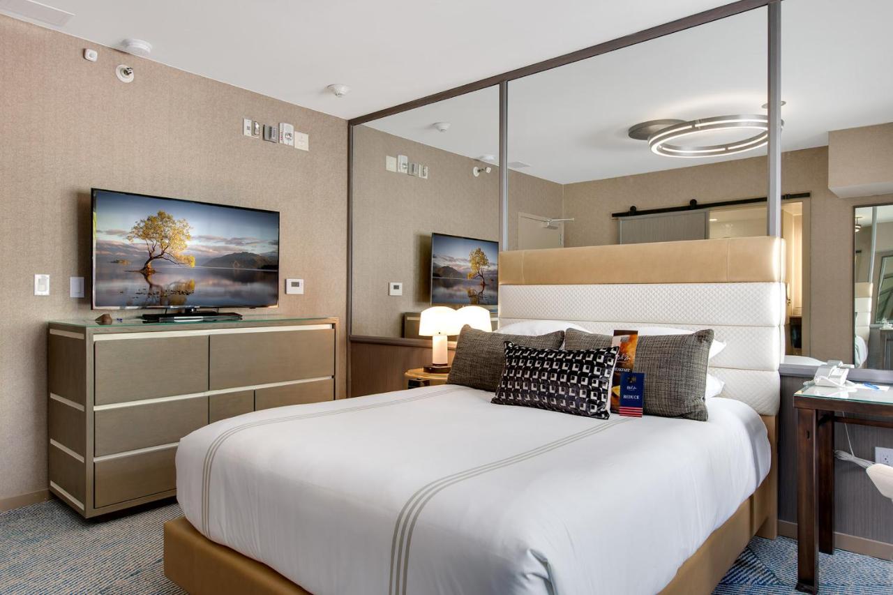 Deluxe Queen Accessible at Hotel Zoe Fisherman's Wharf