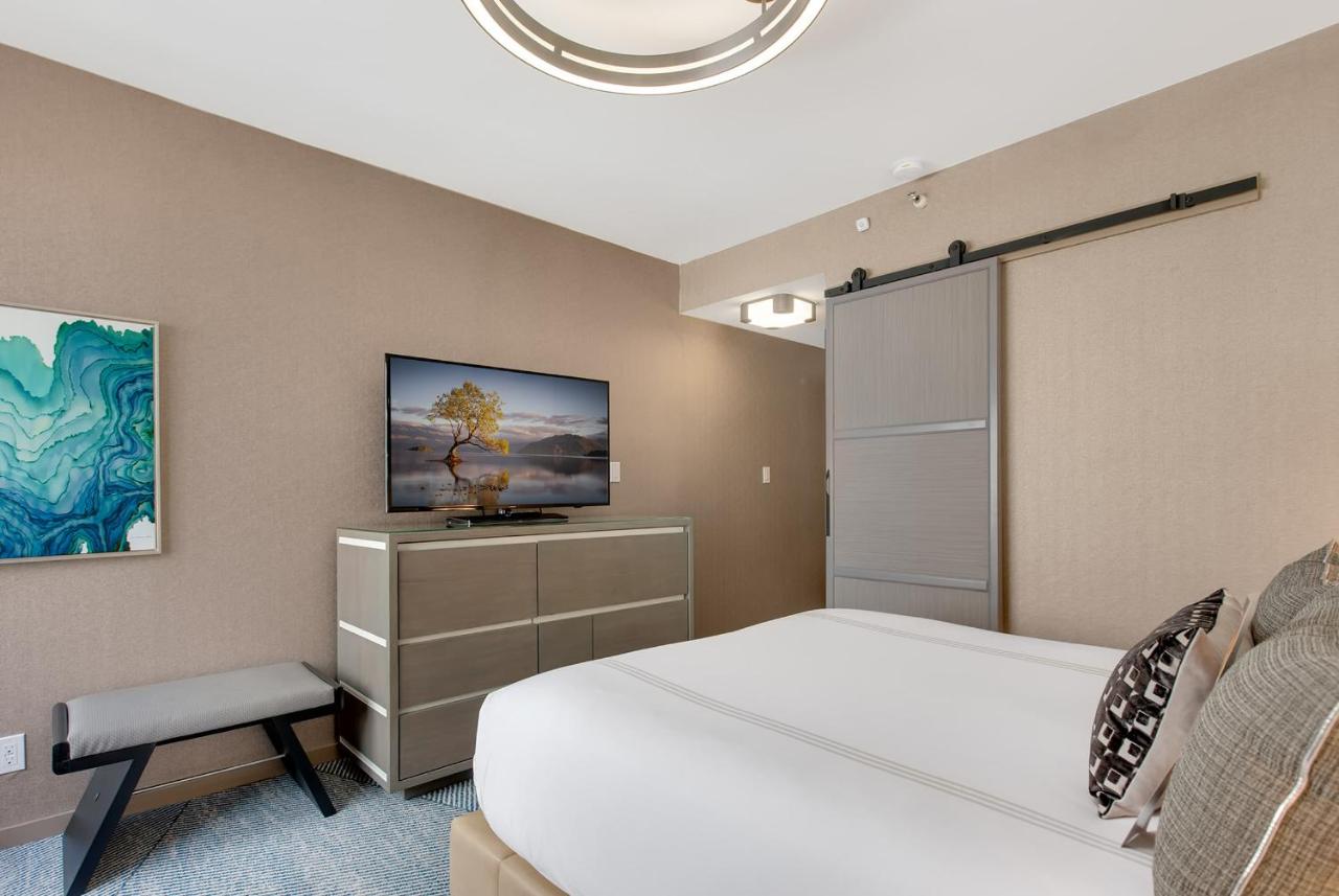 Deluxe Queen at Hotel Zoe Fisherman's Wharf