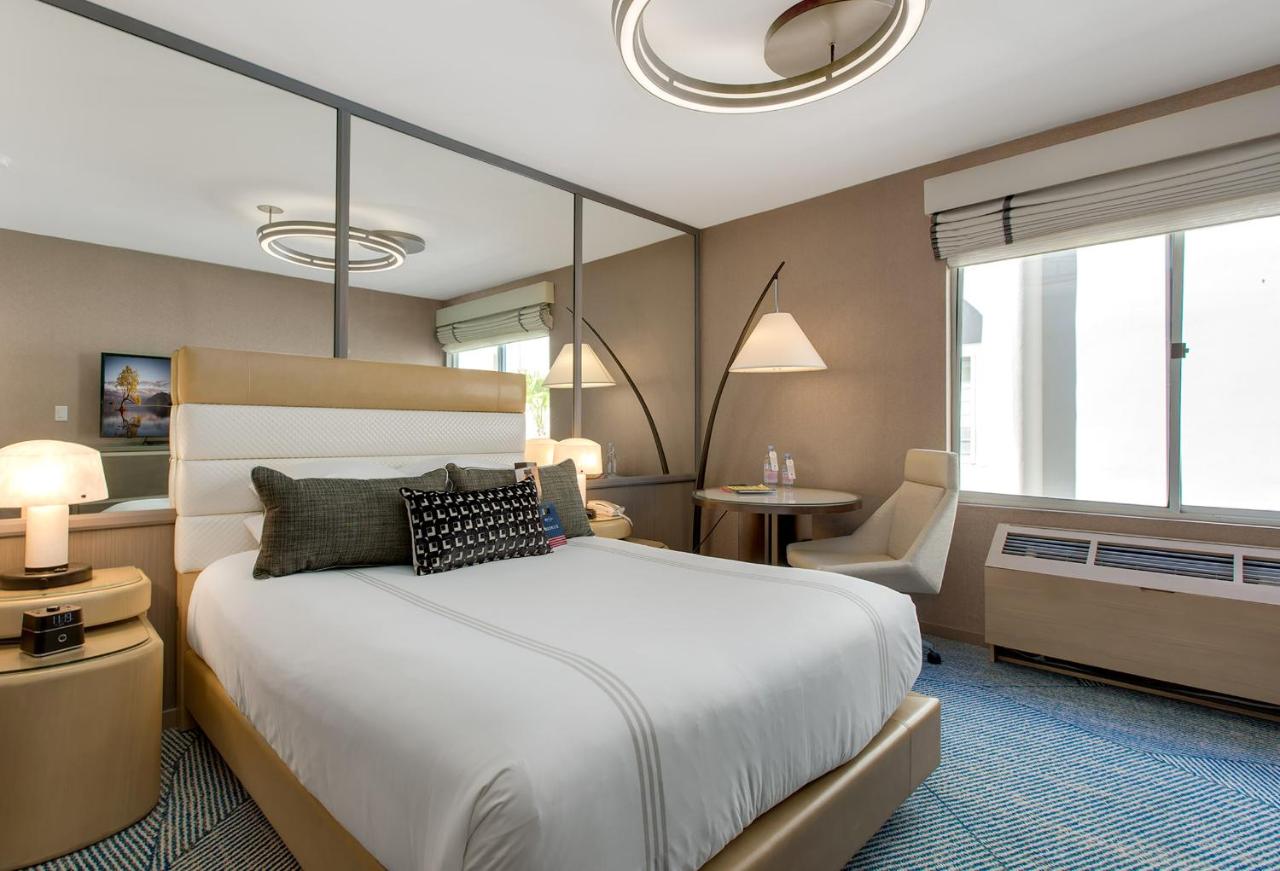 Deluxe Queen at Hotel Zoe Fisherman's Wharf