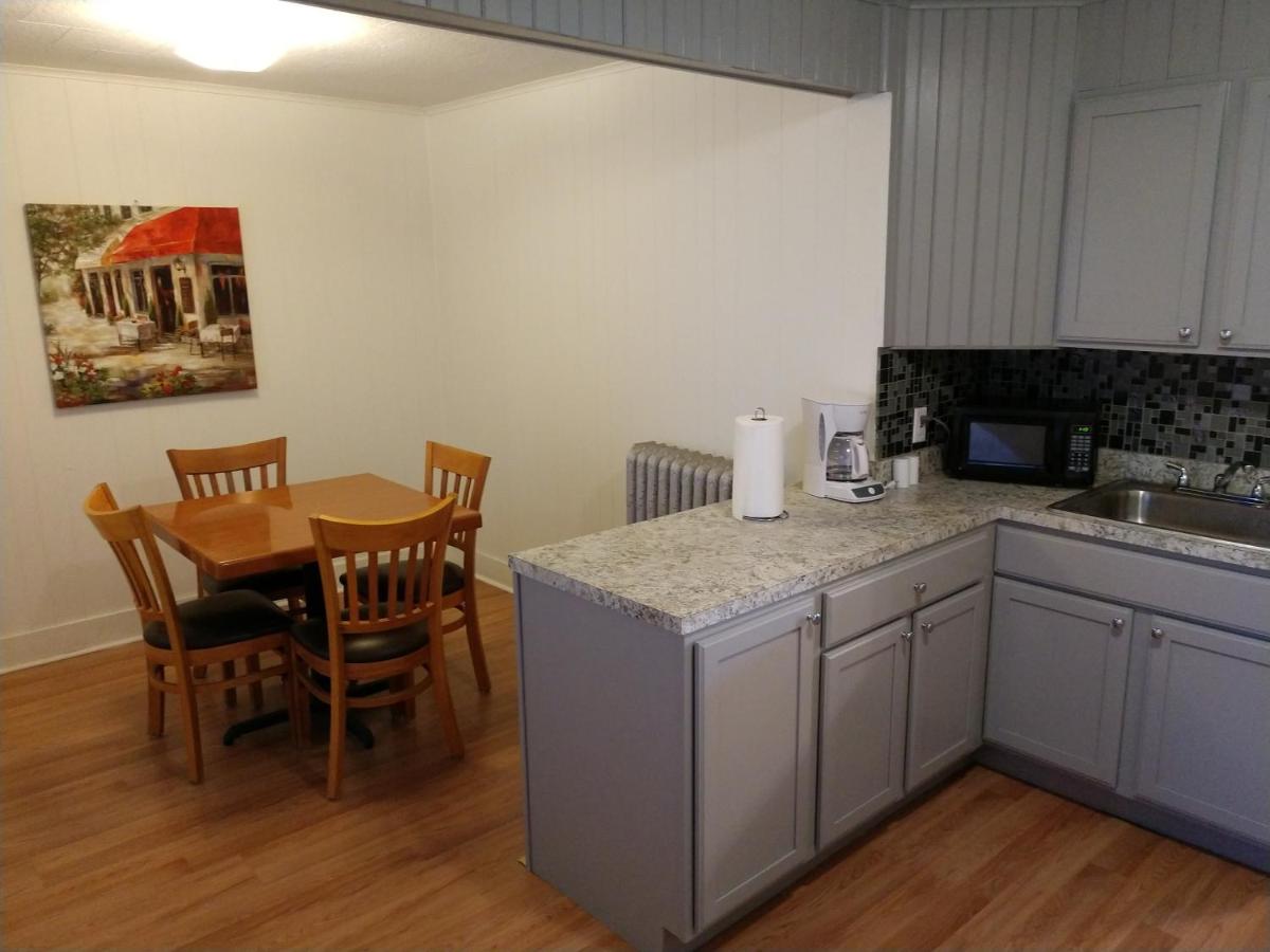 One-Bedroom Apartment at Hotel Wayne