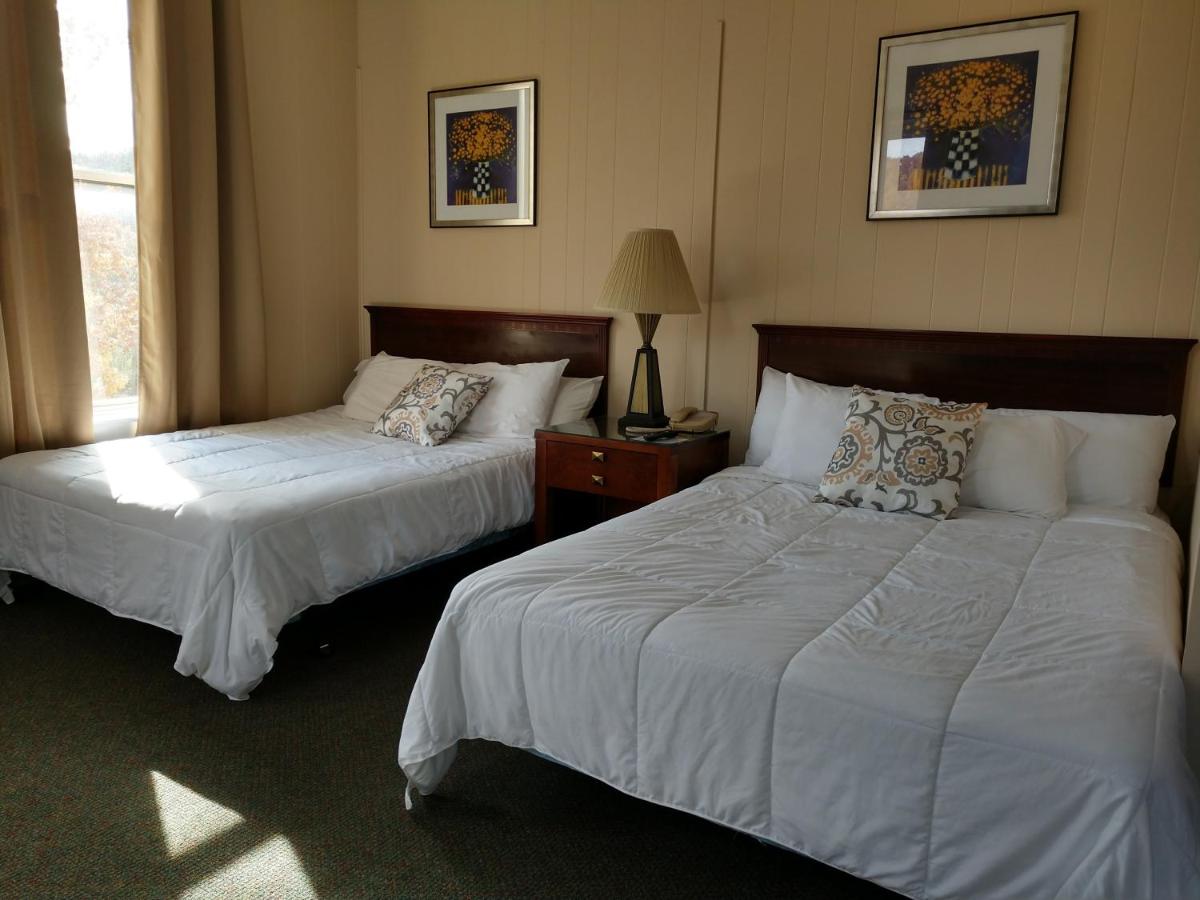 Double Room at Hotel Wayne