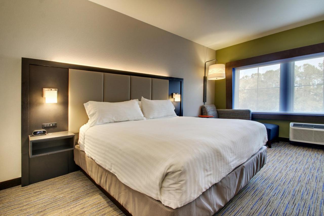 King Room - Mobility Access Tub - Non-Smoking at Holiday Inn Express & Suites Summerville by IHG