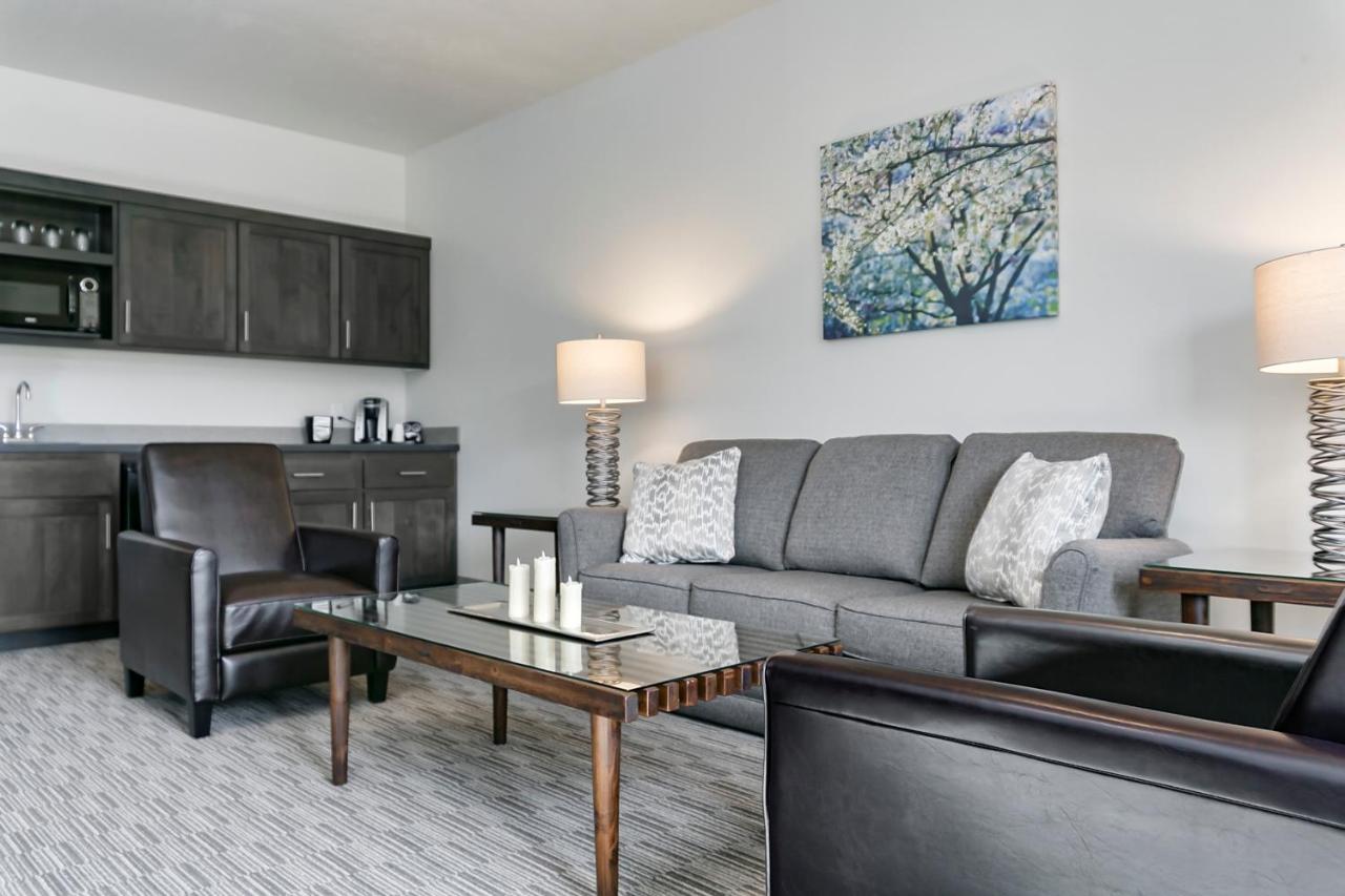Executive King Suite at Silver Creek Hotel