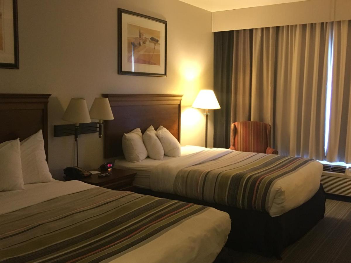 Queen Room with Two Queen Beds - Disability Access/Non-Smoking at Country Inn & Suites by Radisson, Chambersburg, PA