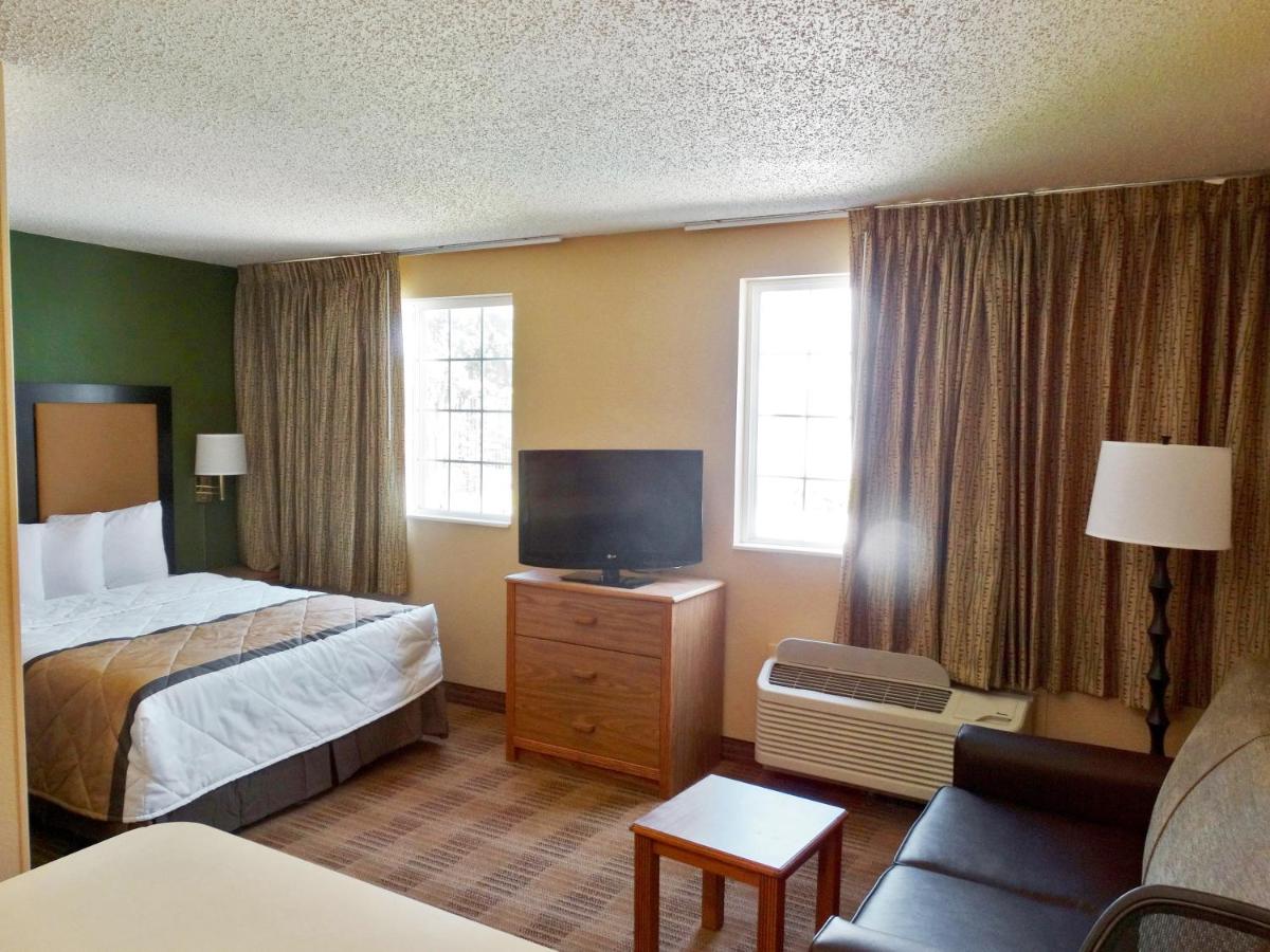 Deluxe Studio with 1 Queen Bed - Non-Smoking at Extended Stay America Premier Suites - Miami - Airport - Miami Springs