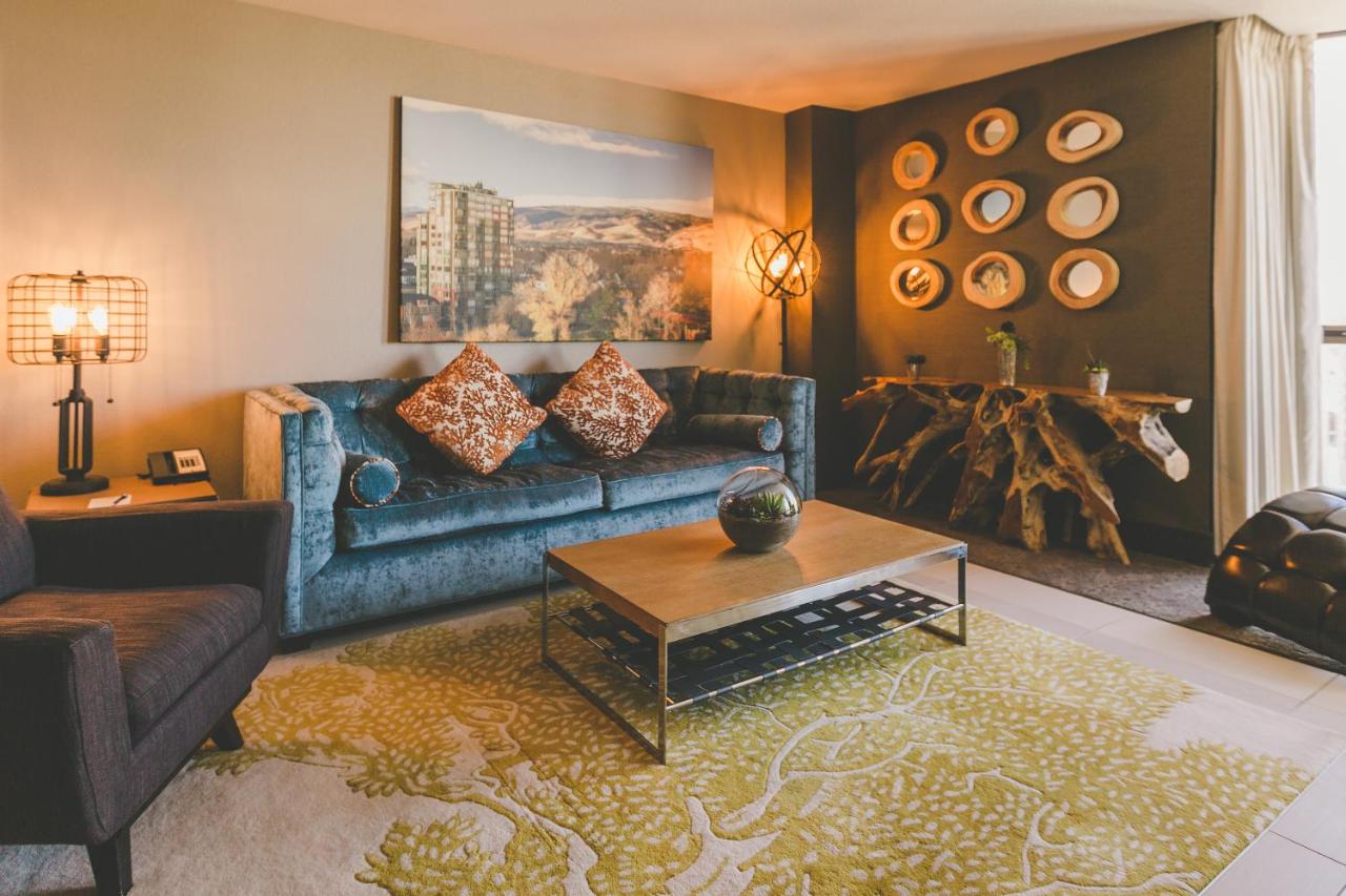 King Suite at Whitney Peak Hotel Reno, Tapestry Collection by Hilton