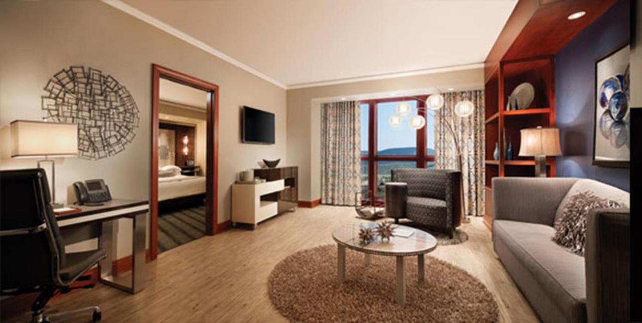 King Suite at Mount Airy Casino Resort - Adults Only 21+
