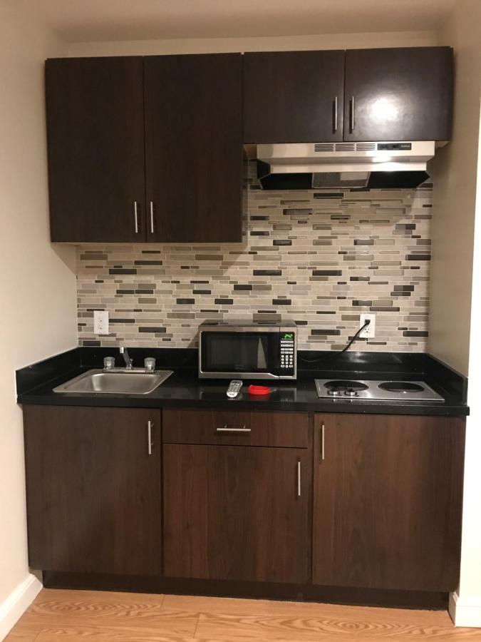 Deluxe Family Room at Red Star Inn & Suites