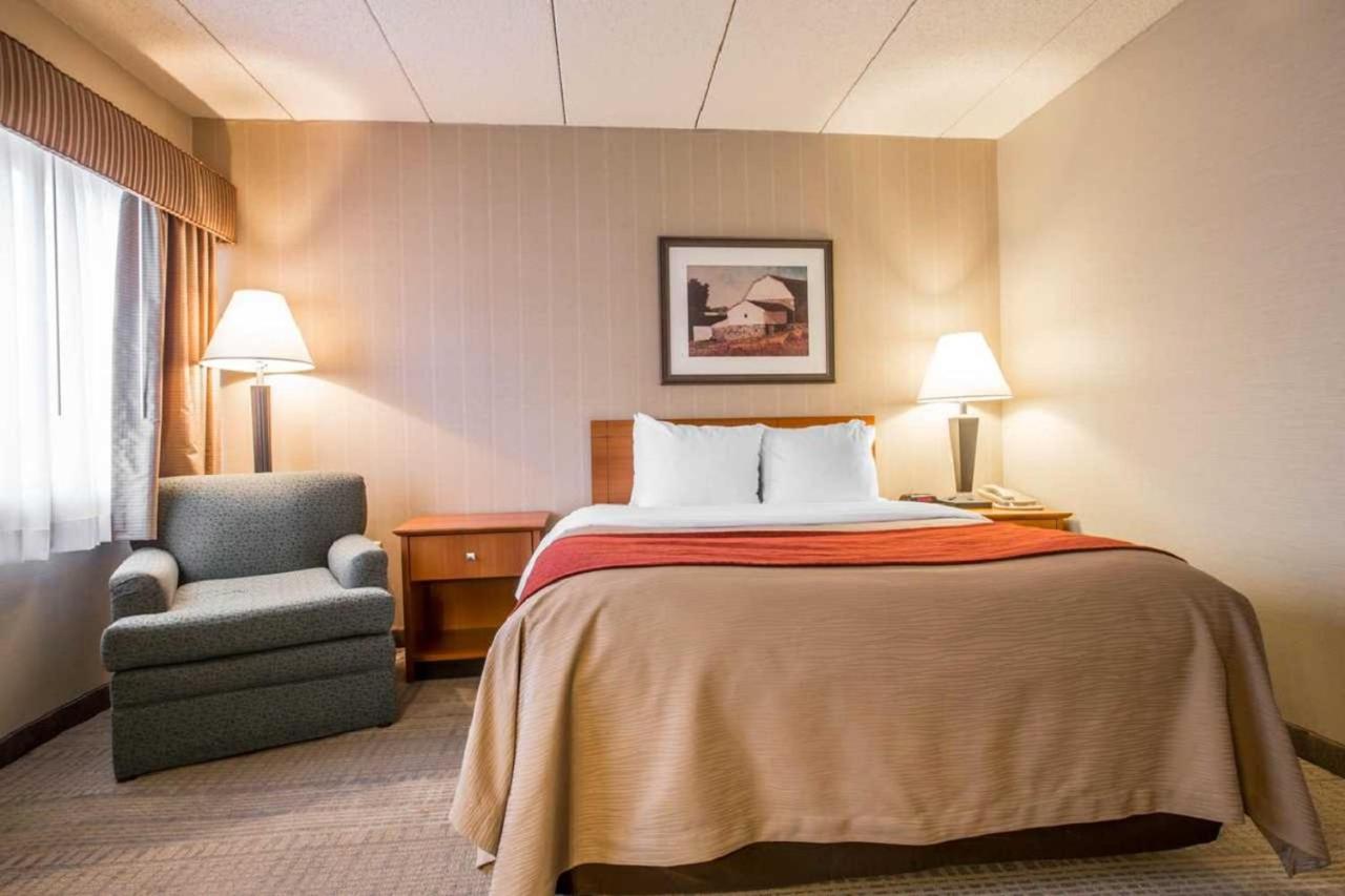 King Room - Smoking  at Comfort Inn White River Junction