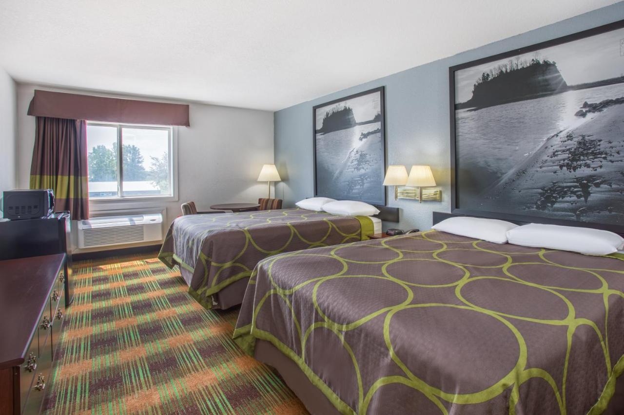 Queen Room with Two Queen Beds - Non-Smoking at Super 8 by Wyndham Sweet Springs