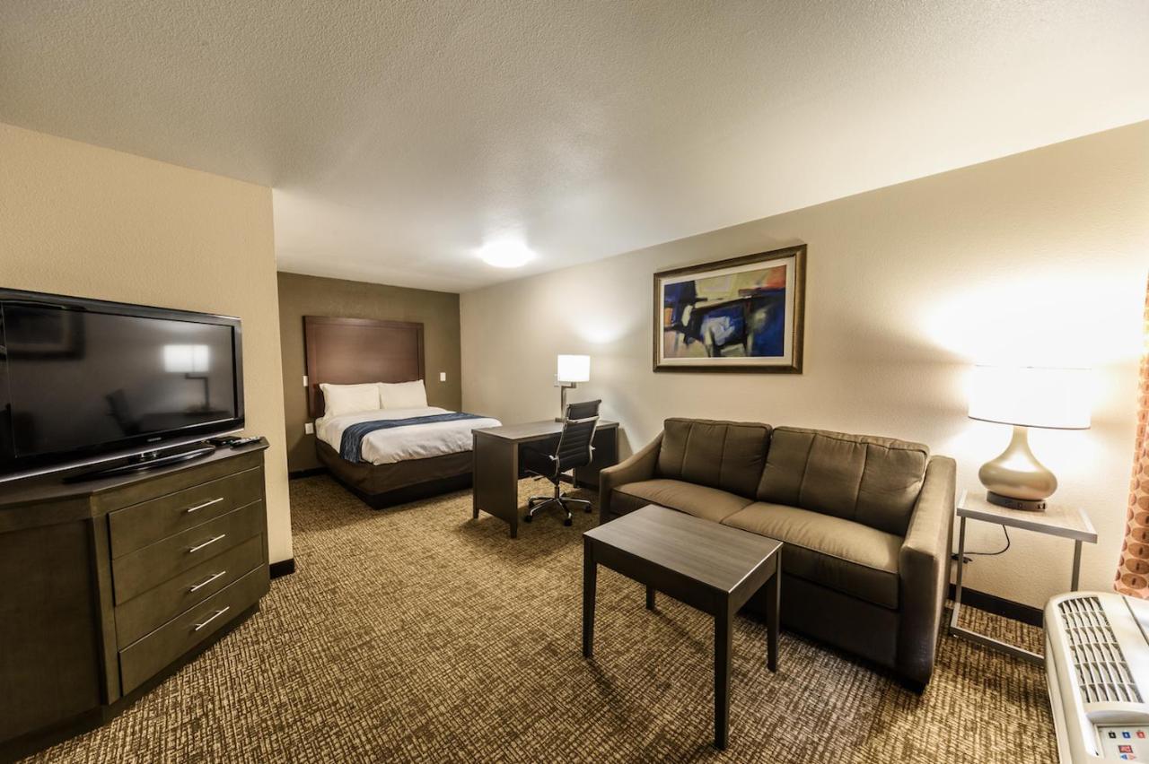 King Suite at Richland Inn Lawrenceburg