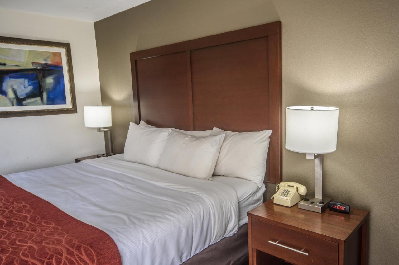 King Room - Disability Access at Richland Inn Lawrenceburg