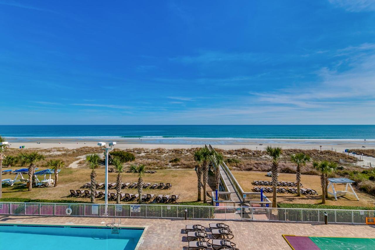 Oceanfront Deluxe Double Studio at Dunes Village Resort