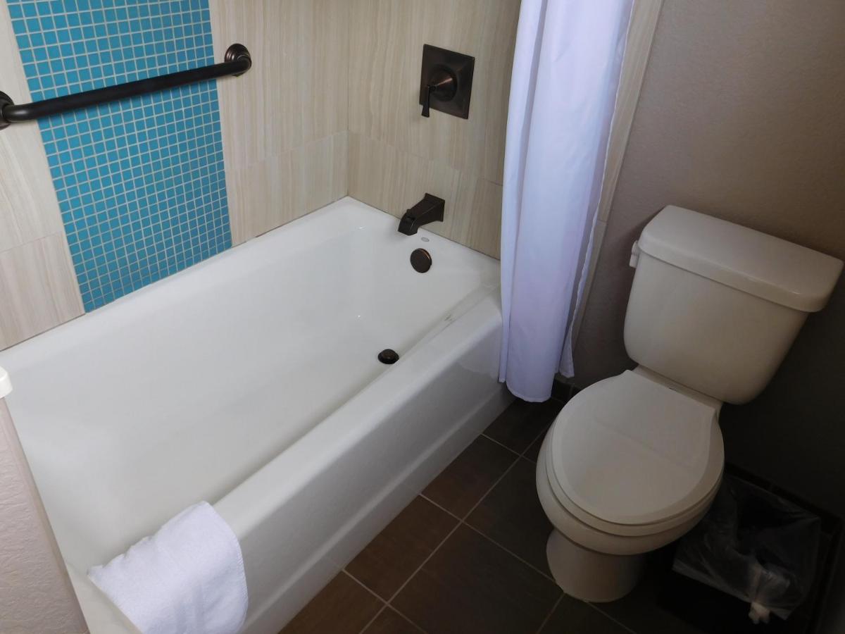 Family Suite at Wave Street Inn