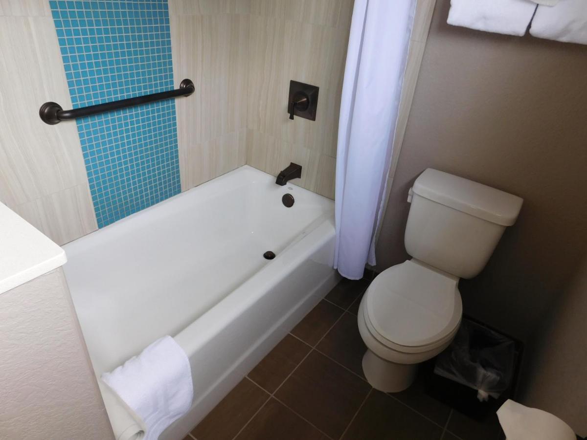 Family Suite at Wave Street Inn