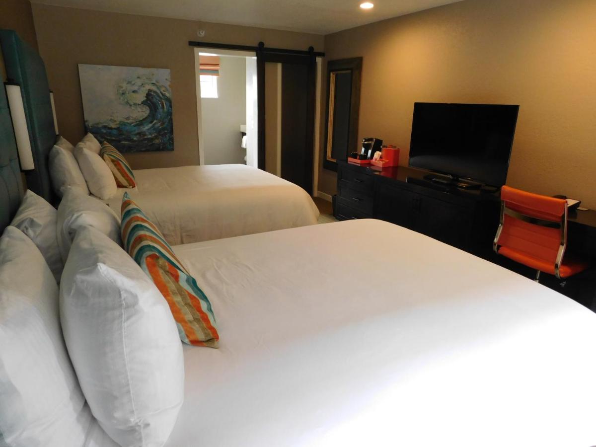 Double Room at Wave Street Inn