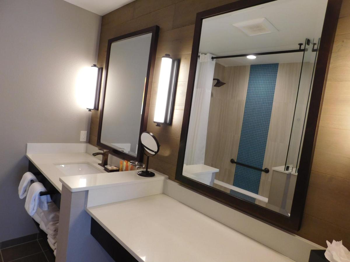 Family Suite at Wave Street Inn