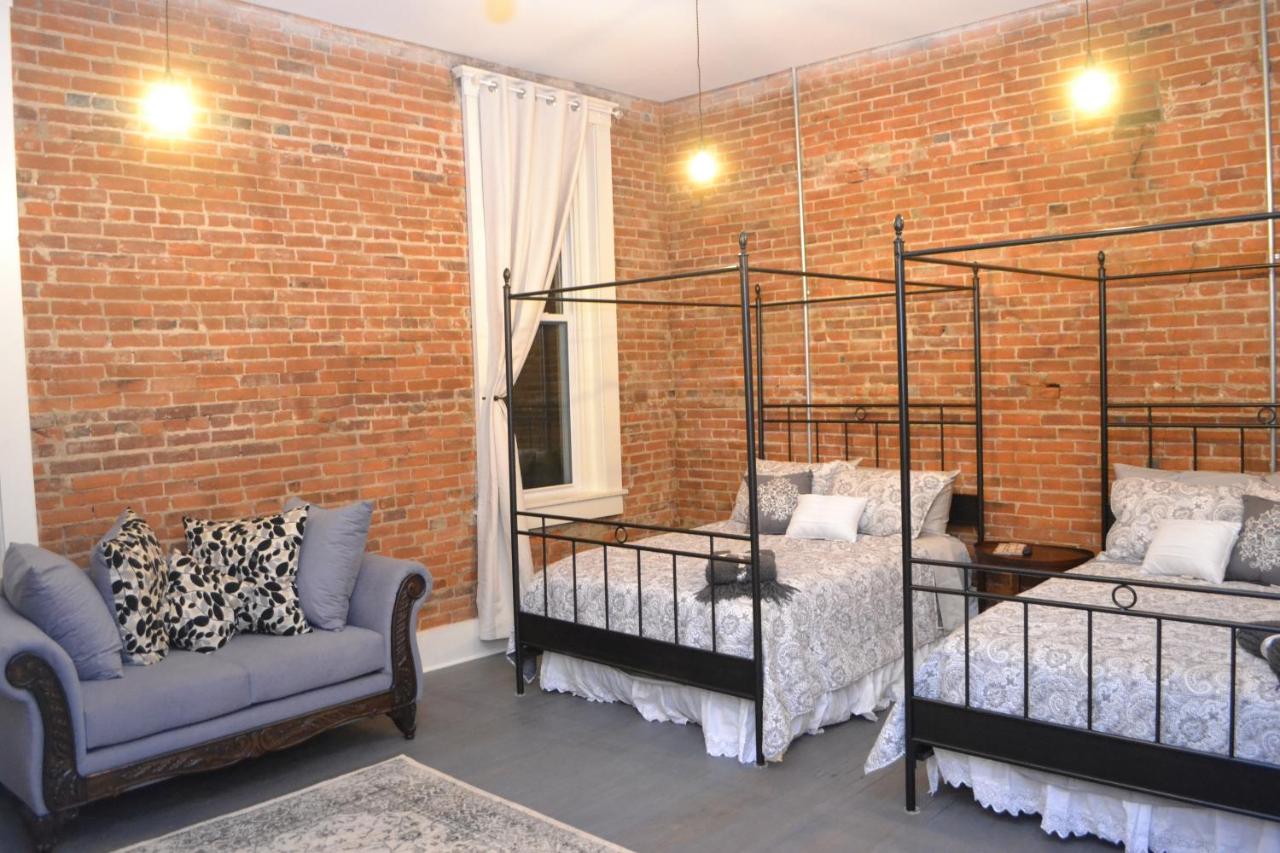Deluxe Double Studio at Eighteen-Ninety Sleepover