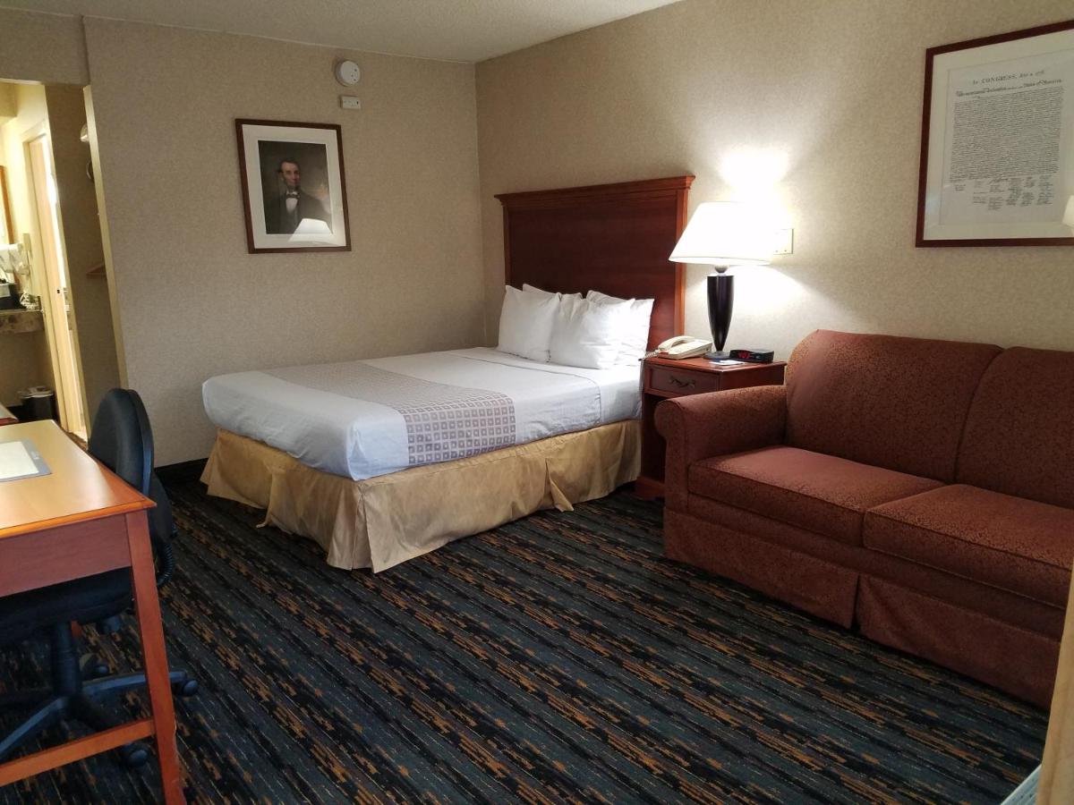 Queen Room with Sofa Bed - Disability Access/Non-Smoking at Best Western Fairfax