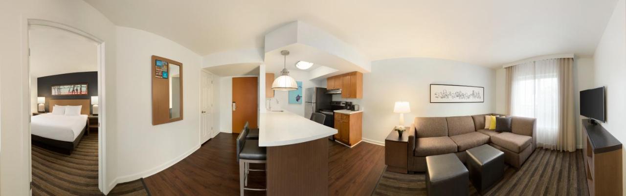Deluxe One-Bedroom Suite at HYATT house Miami Airport