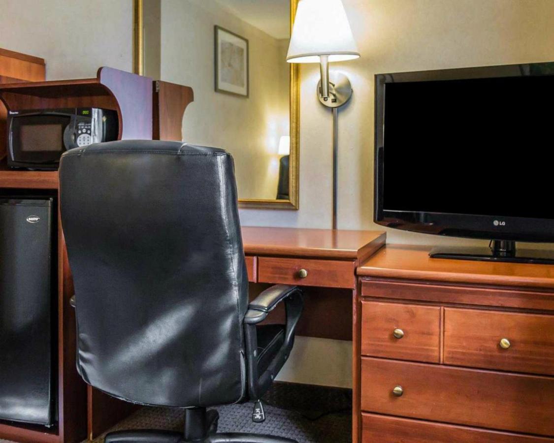 Superior King Room at Crescent Hotel