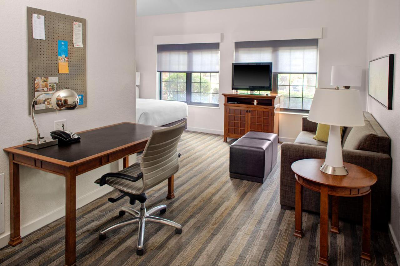 Queen Studio with Kitchen at HYATT house Parsippany-East