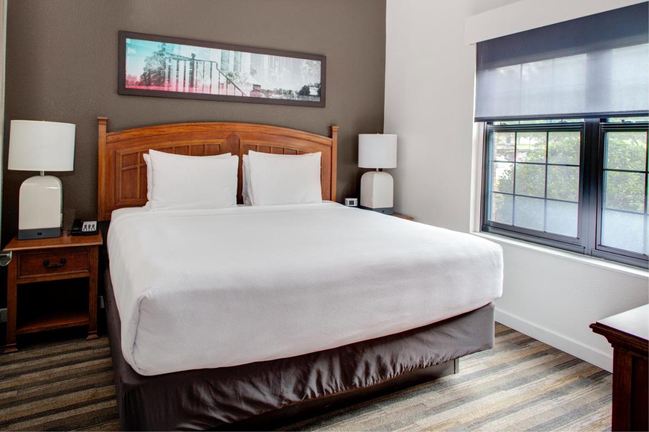 Queen Studio with Kitchen at HYATT house Parsippany-East