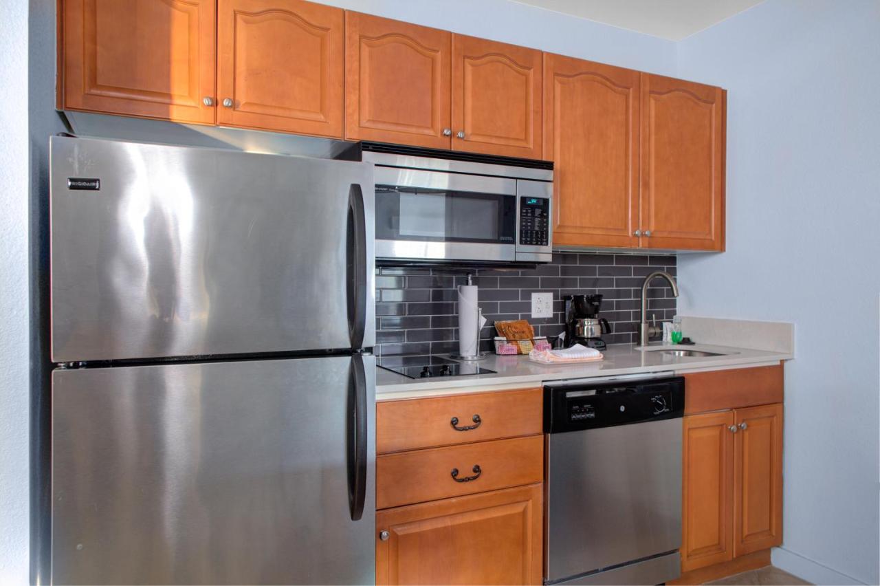 Two-Bedroom Suite at HYATT house Philadelphia/Plymouth Meeting