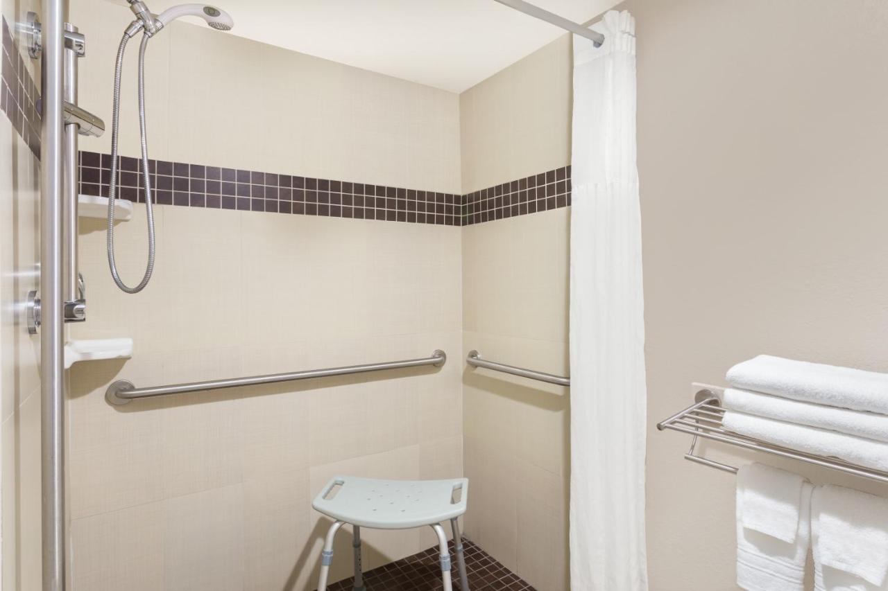 Queen Room with Mobility/Hearing Access - Non-Smoking at Super 8 by Wyndham Ellenton Bradenton Area