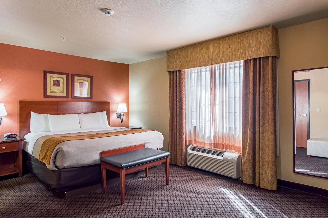 One-Bedroom Suite at Hotel Ruidoso - Midtown