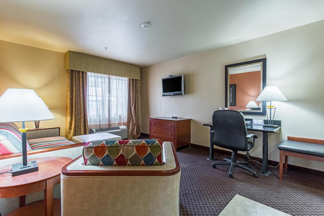 One-Bedroom Suite at Hotel Ruidoso - Midtown