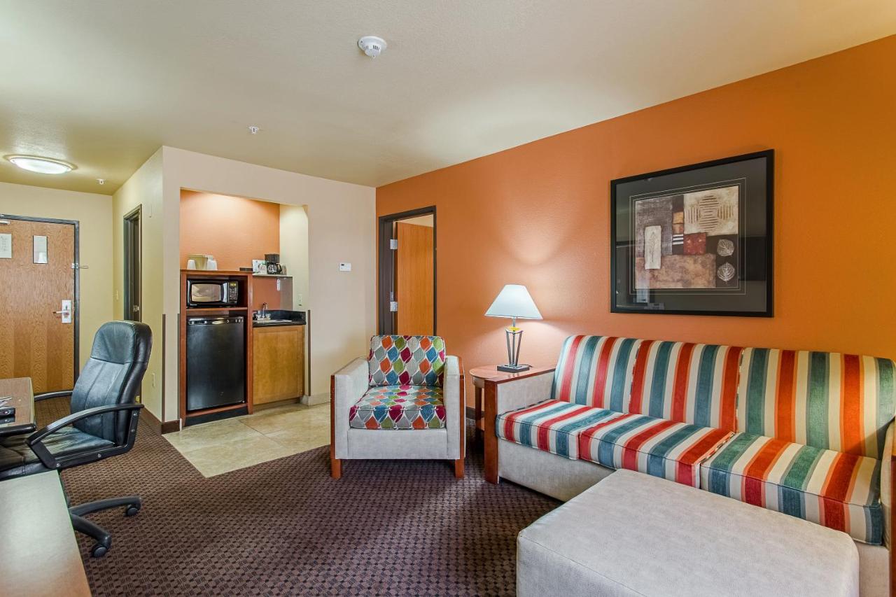 One-Bedroom Suite at Hotel Ruidoso - Midtown