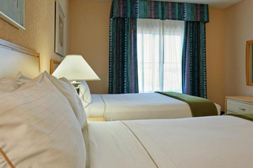 Queen Room with Sofa Bed - Disability Access at Holiday Inn Express San Antonio Rivercenter Area by IHG