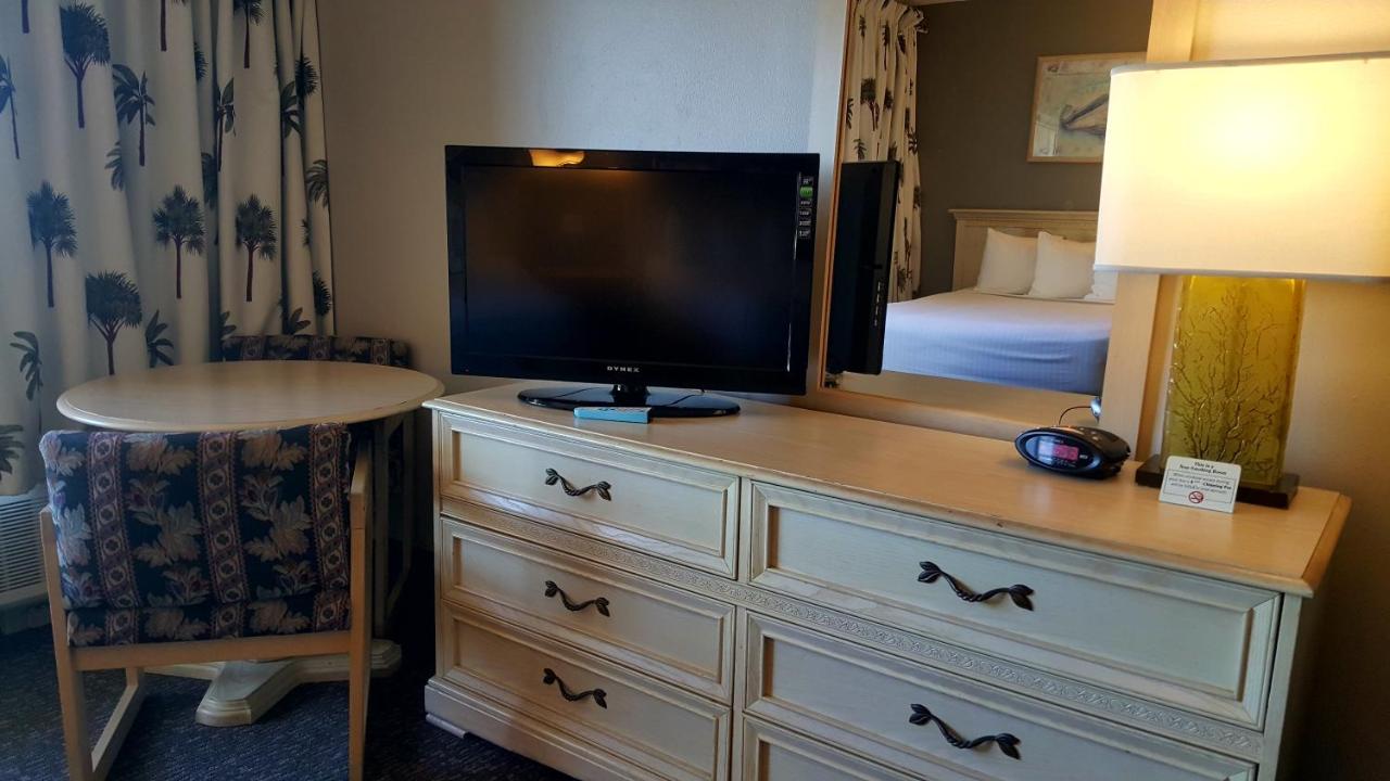 Deluxe, 2 Double Beds, Kitchenette & In-Room Safe at Seaside Inn & Suites